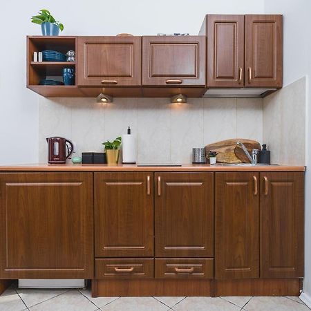 2 Bedroom Apartment Next To The Main Railway Station - By Upstairs Kraków Exteriör bild