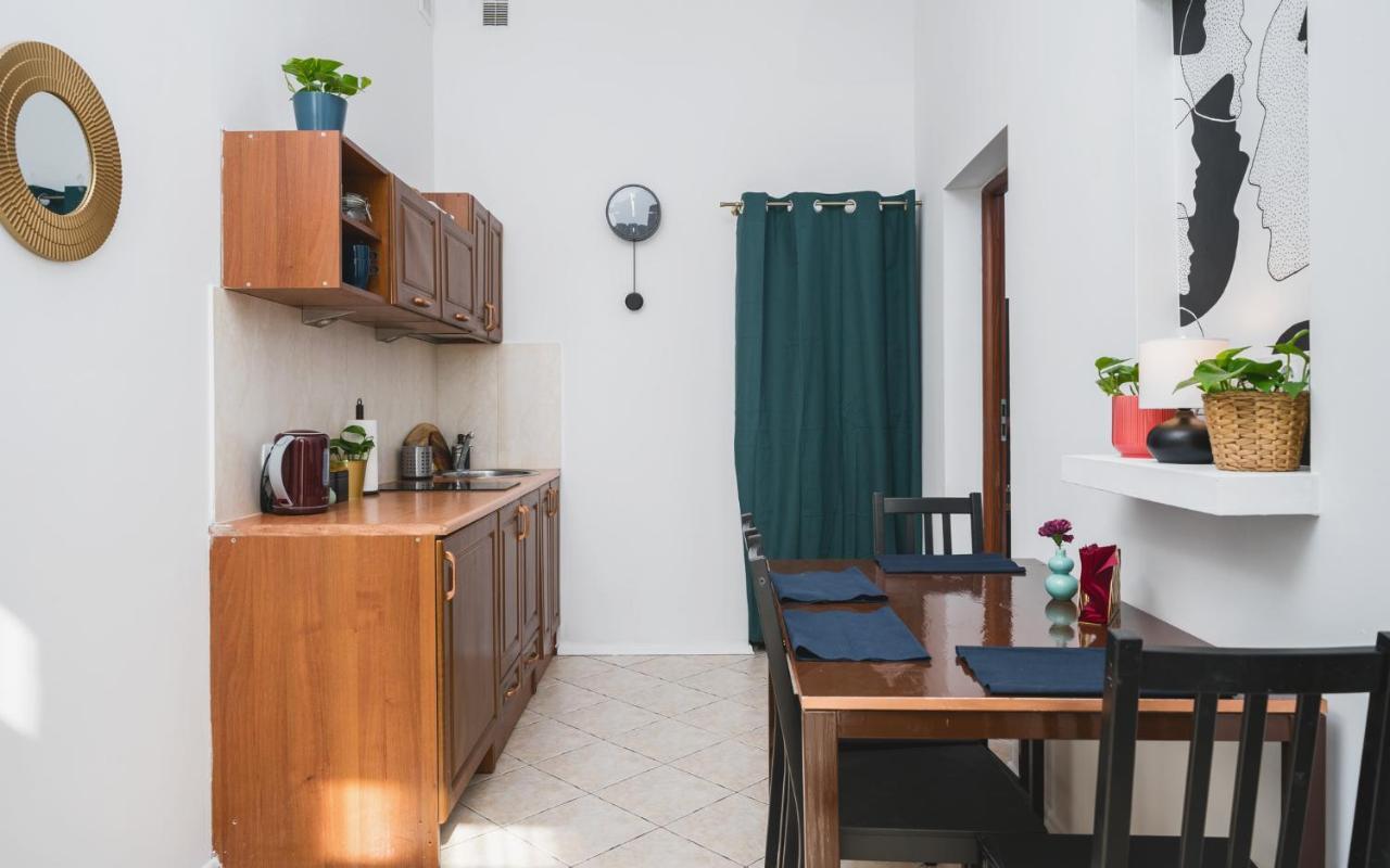 2 Bedroom Apartment Next To The Main Railway Station - By Upstairs Kraków Exteriör bild
