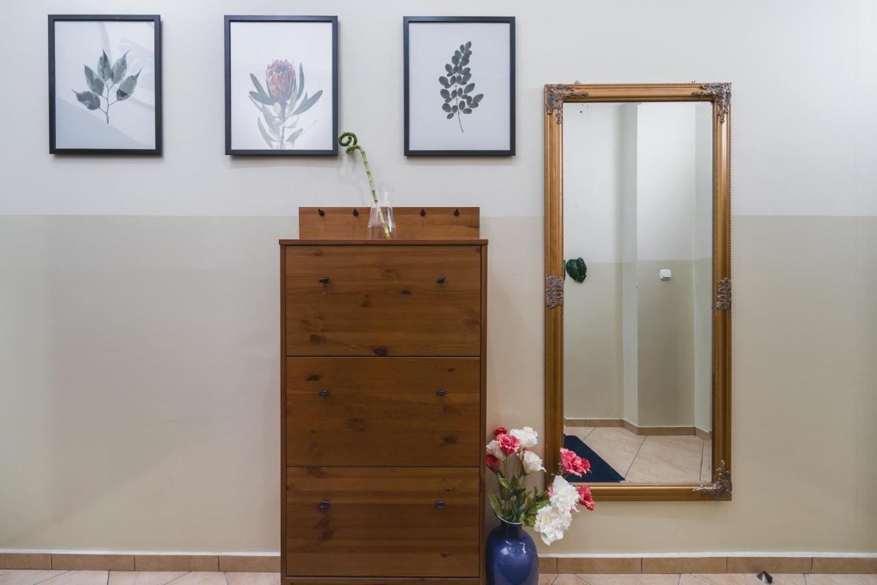 2 Bedroom Apartment Next To The Main Railway Station - By Upstairs Kraków Exteriör bild