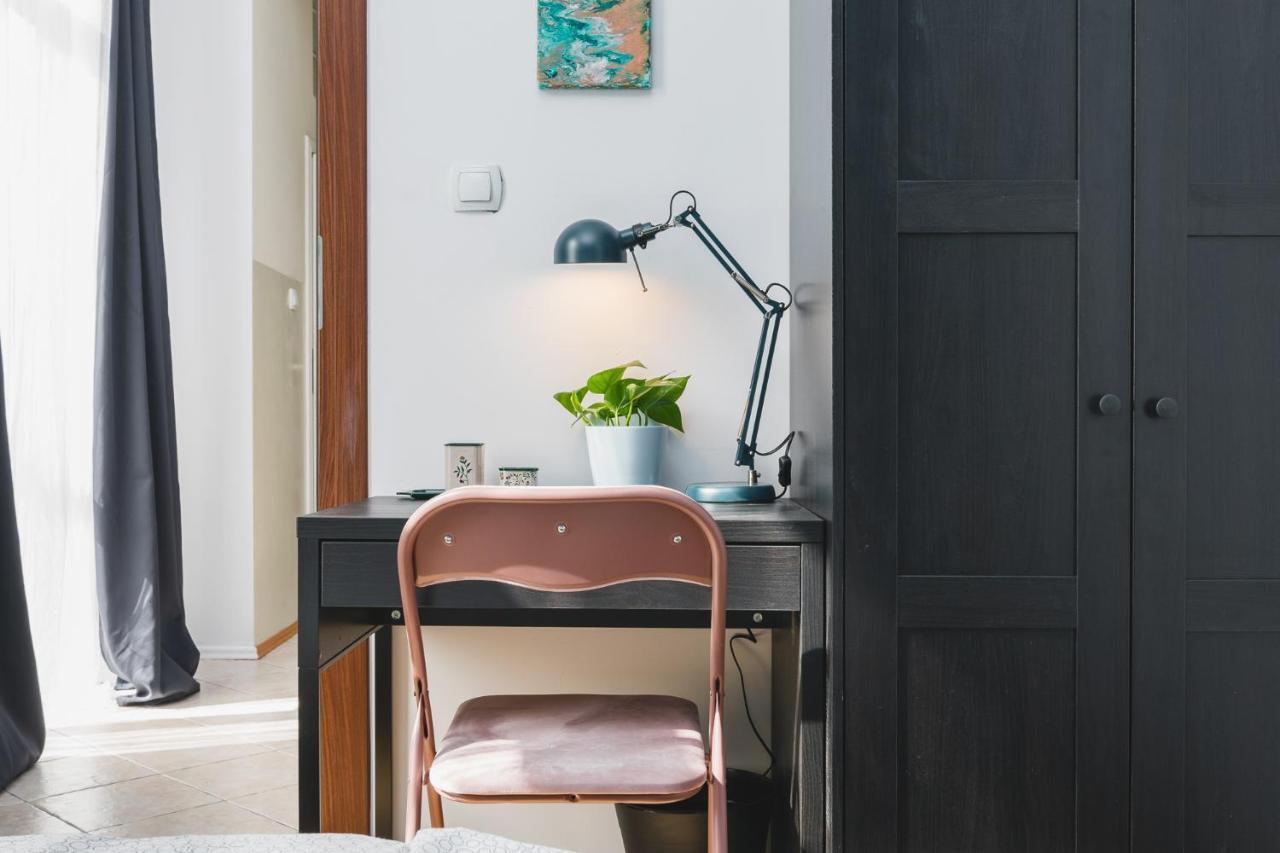 2 Bedroom Apartment Next To The Main Railway Station - By Upstairs Kraków Exteriör bild