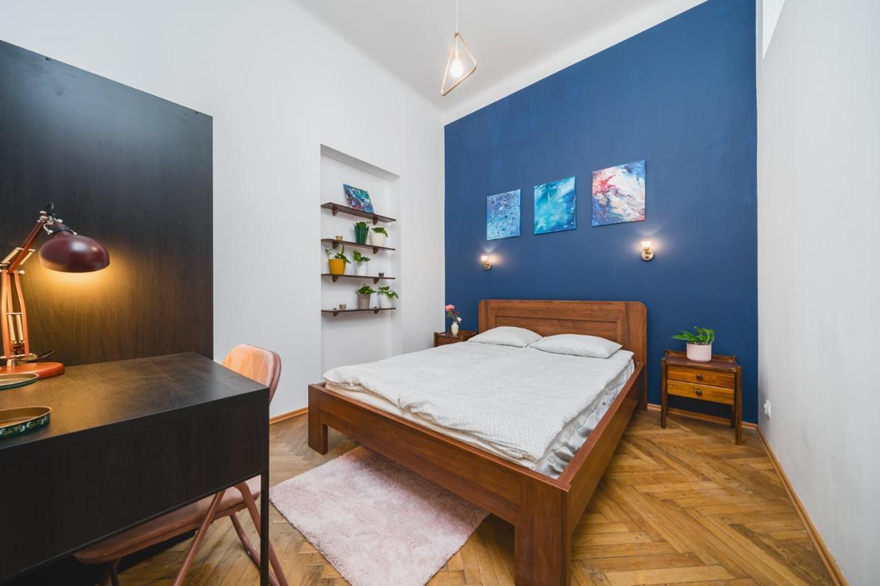 2 Bedroom Apartment Next To The Main Railway Station - By Upstairs Kraków Exteriör bild